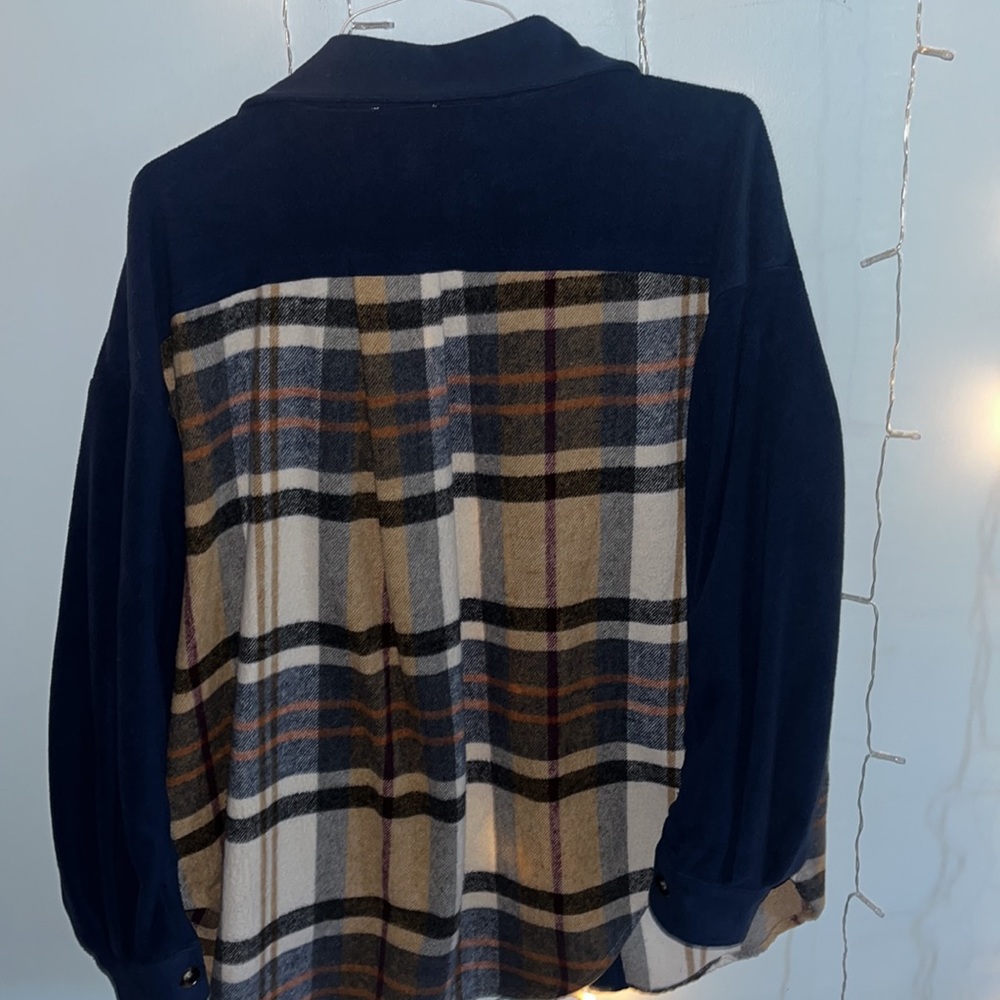 Bibi Size Medium Like New Shacket - image 4